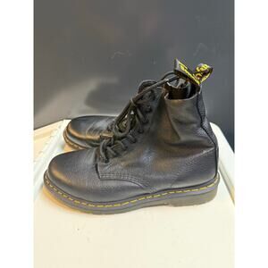 Dr Martens classic The Original lace up boots size w9. Black leather, Brand new